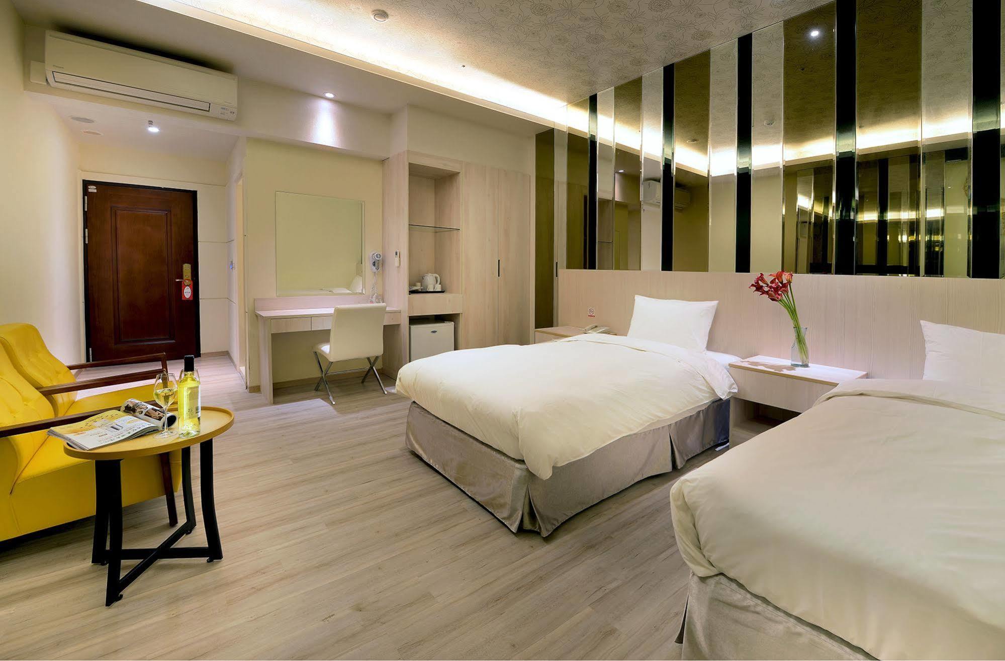 Anho Chew Hotel Luodong Bagian luar foto