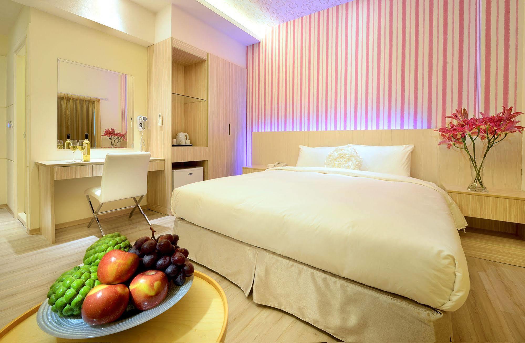 Anho Chew Hotel Luodong Bagian luar foto